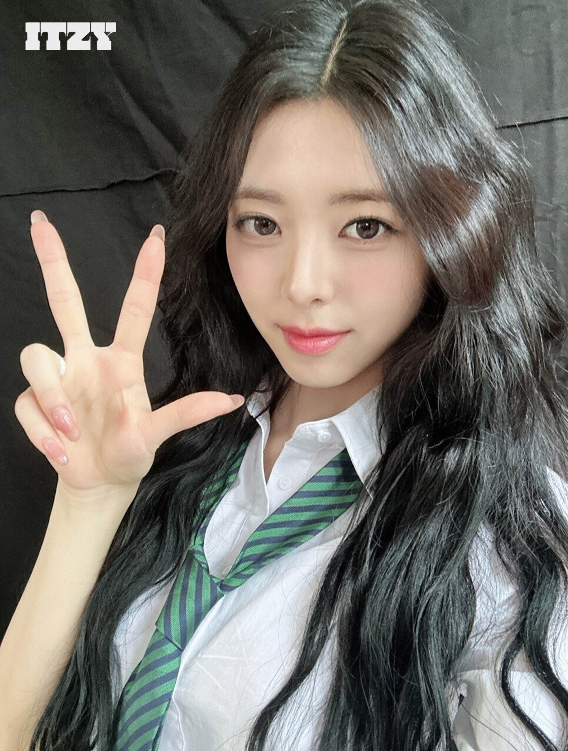 ITZY RETRATO YUNA